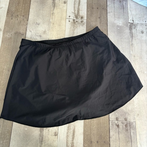 MIRACLESUIT BLACK TUMMY CONTROL SLIMMING SWIM SKIRT SWIMSUIT BOTTOMS SIZE 12 L - Picture 3 of 8